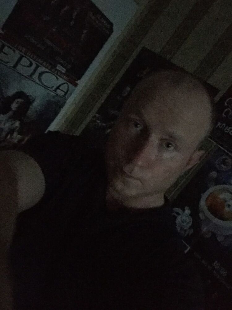  8677041  Zidan, 44 ,    