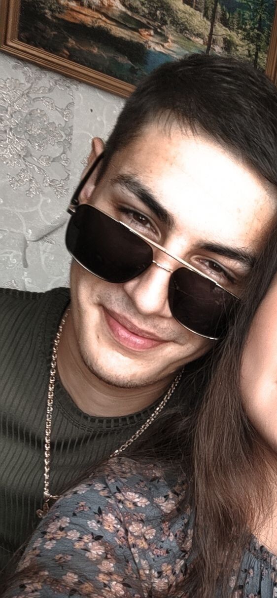  48126771  Bakhtiyan, 21 ,    