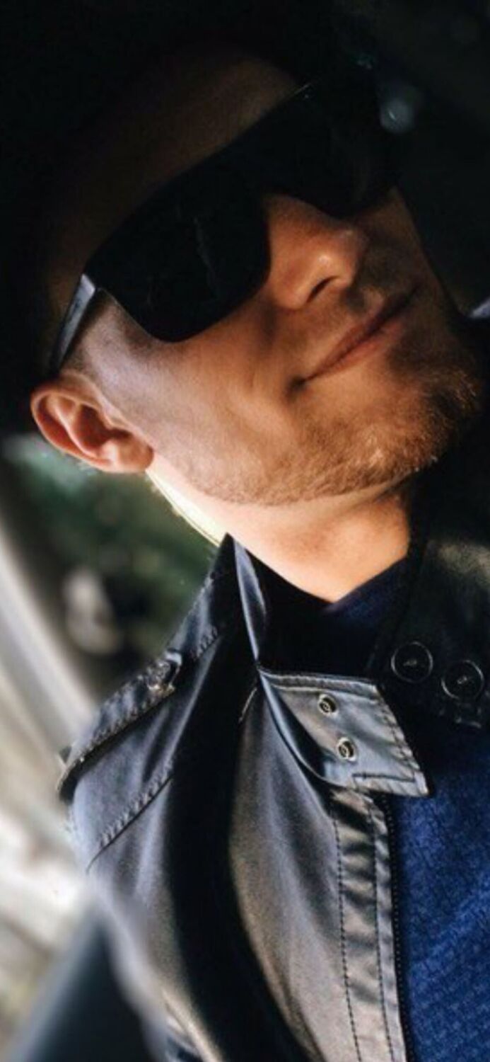  54252341  Alex, 41 ,    