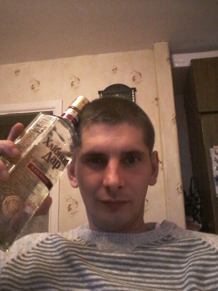  8913451  Pjotr, 37 ,    