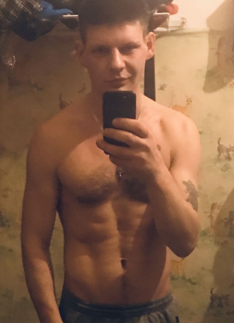  35252871  Nikolai, 34 ,     