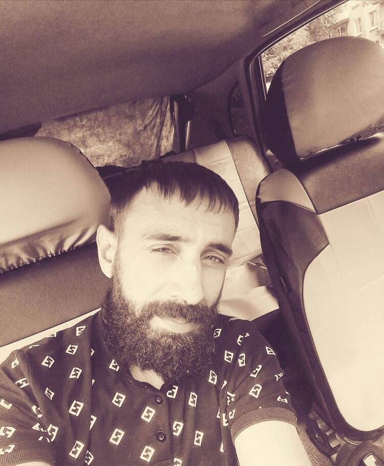  53947661  Social, 35 ,    