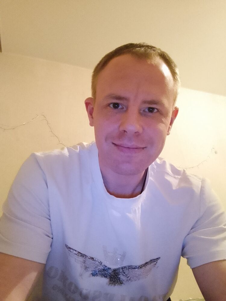  52001851  , 38 ,    -