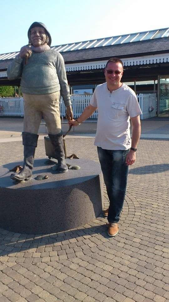  Abbots Langley,   Saulius, 51 ,   