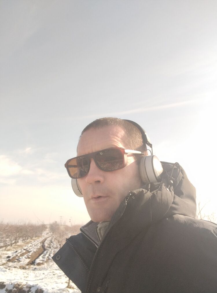  41335971  , 48 ,    