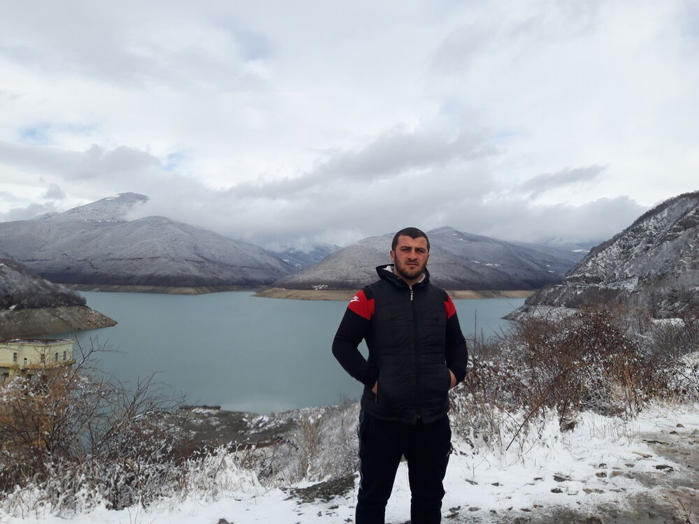  19026031  Luka, 33 ,    