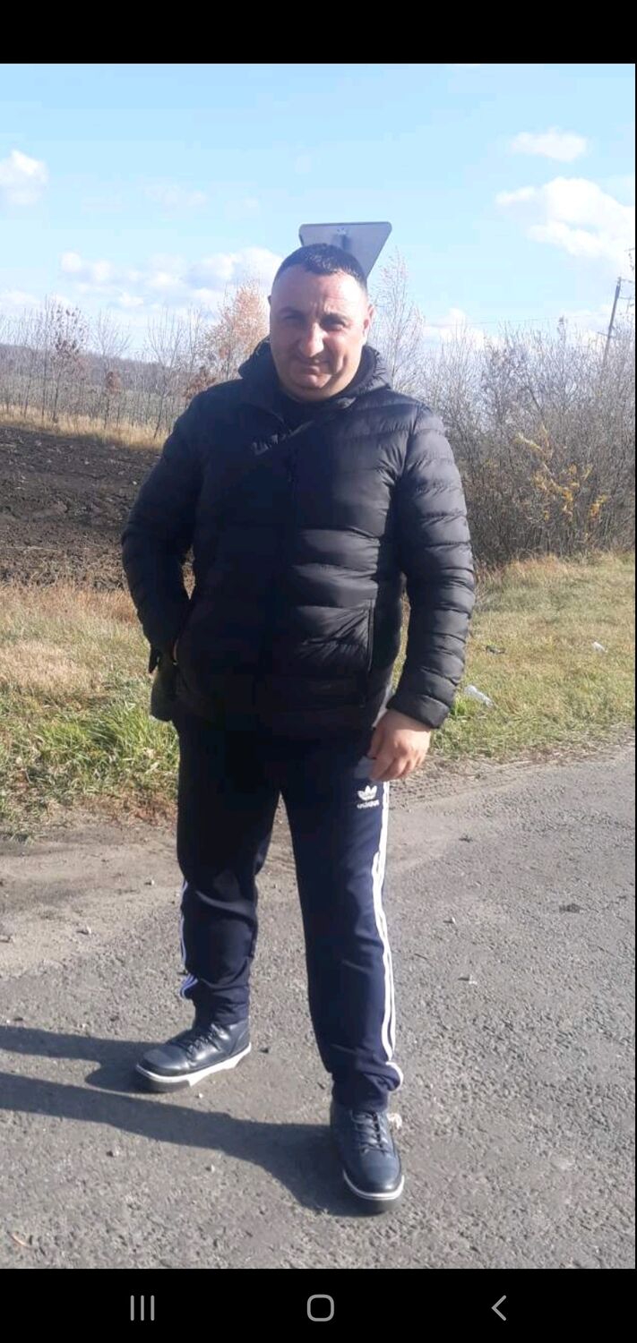  25327491  Erik, 45 ,    