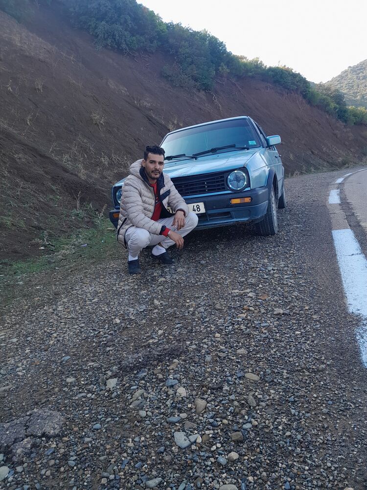  48132191  TAYEB, 32 ,    Charenton-Le-Pont