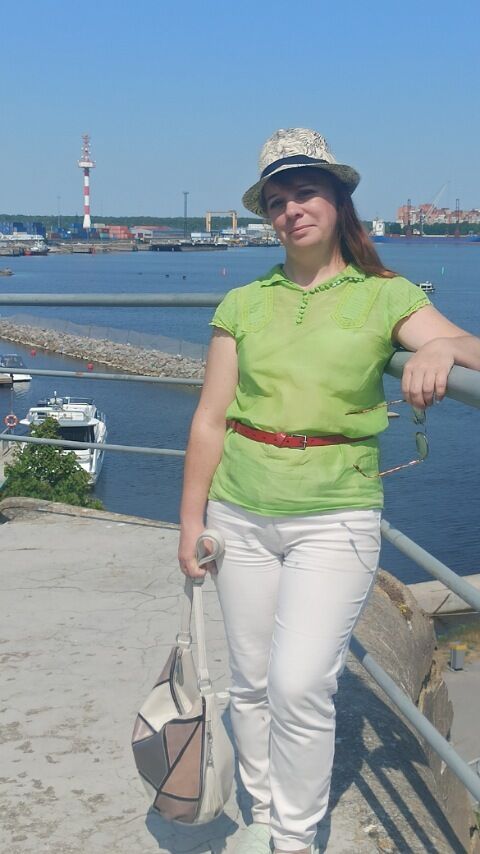  37022221  , 48 ,    -