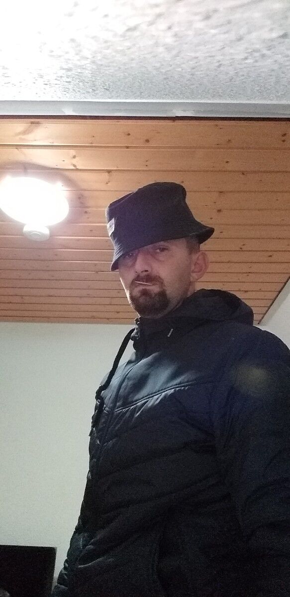  15678121  Bobi, 41 ,    Novi Pazar
