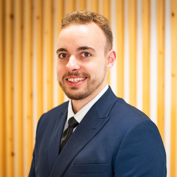  ,   Andrzej, 24 ,   ,   