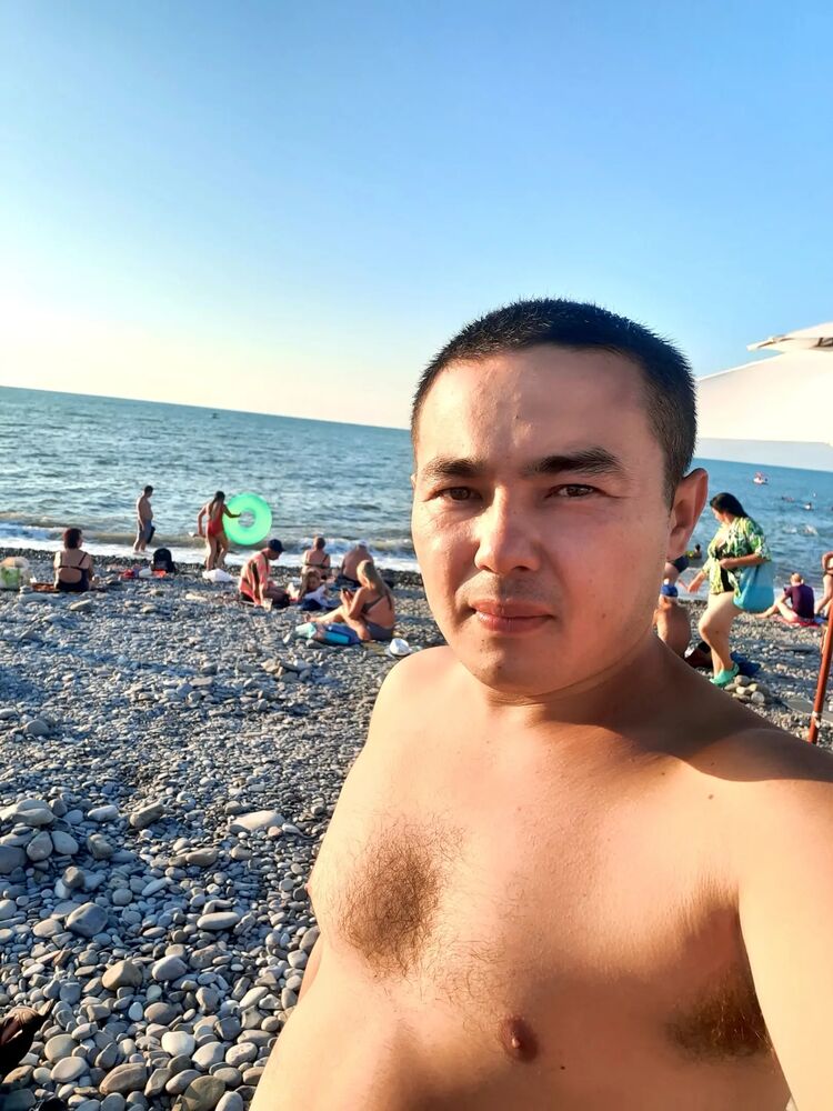  31082301  Rafis, 31 ,    