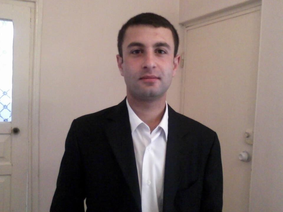  ,   Vahe, 33 ,   