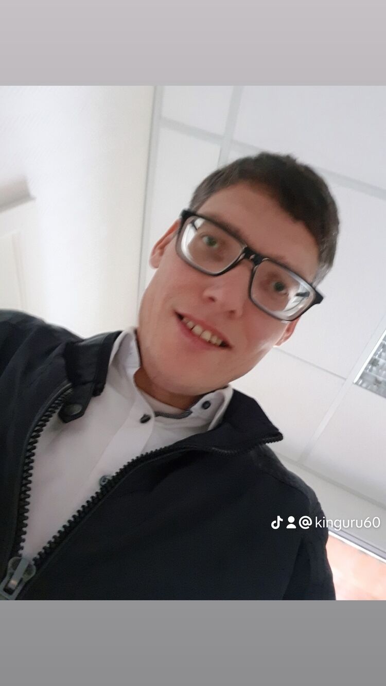  40653691  Vitalik, 39 ,    