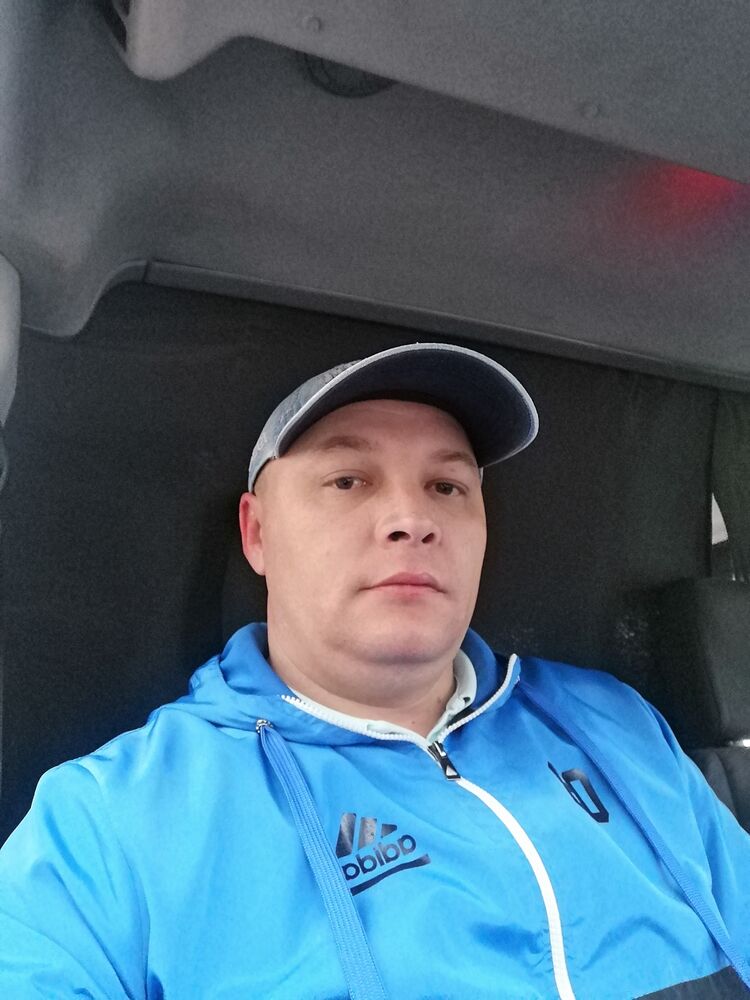  28506941  Denis, 41 ,    