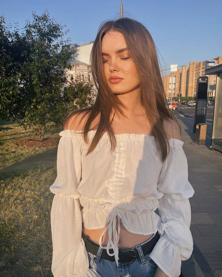  ,   Tina, 23 ,   ,   