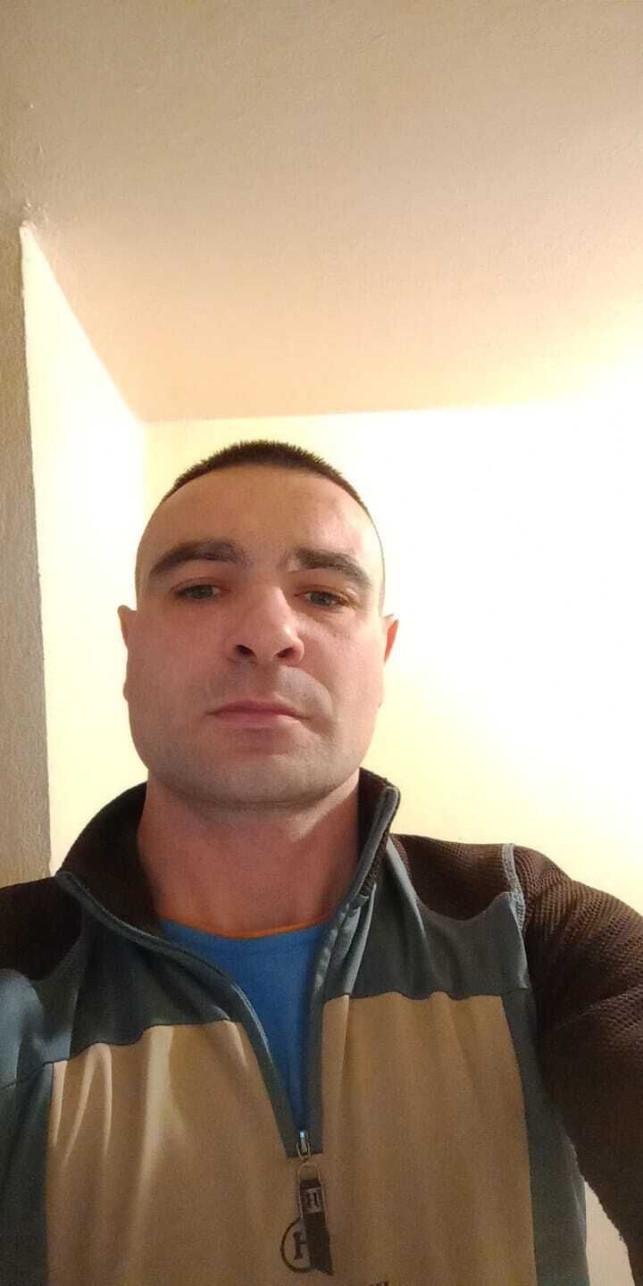  33890031  , 37 ,    