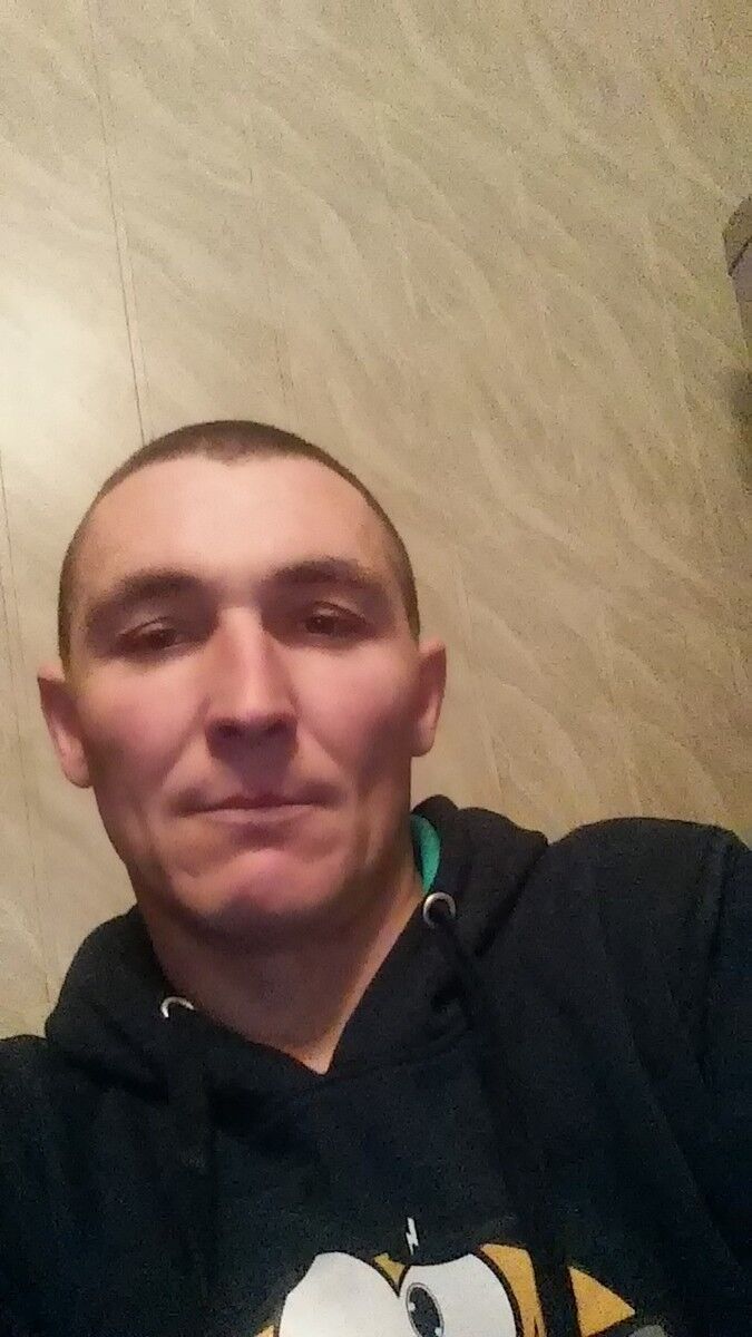  ,   Aleksej, 46 ,   ,   , c 