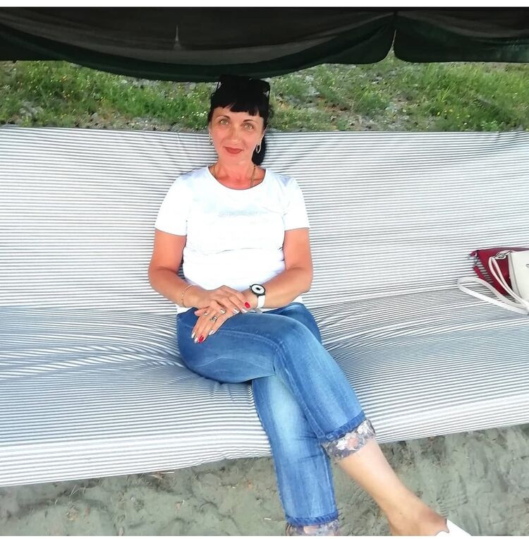  26076161  Elena, 54 ,    