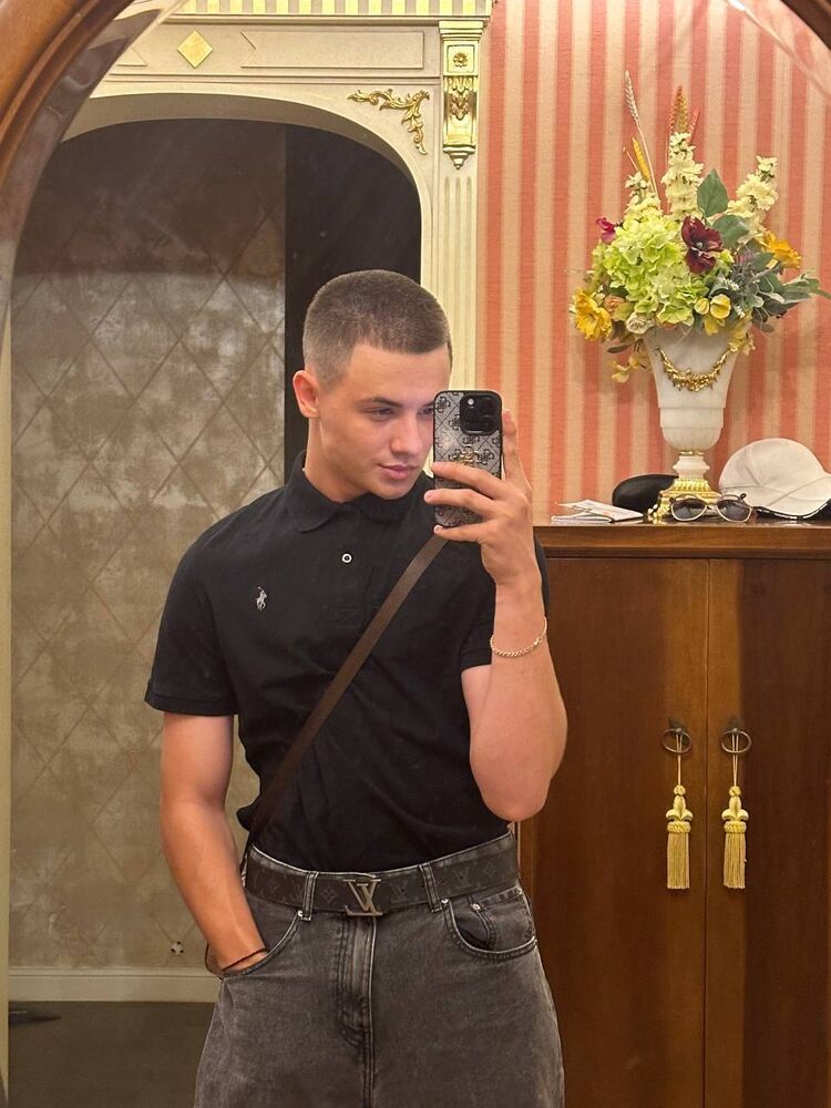  ,   Sasha, 24 ,   ,   