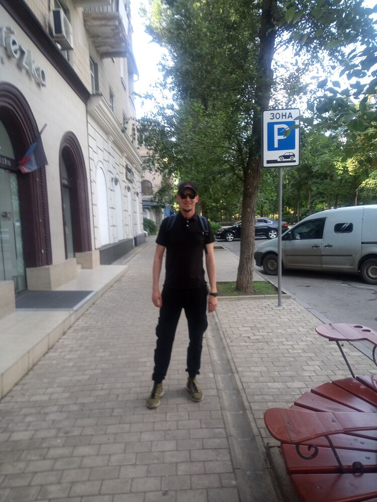  35878261  Voland, 40 ,    