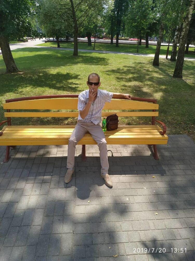  19394281  Oleg, 42 ,    