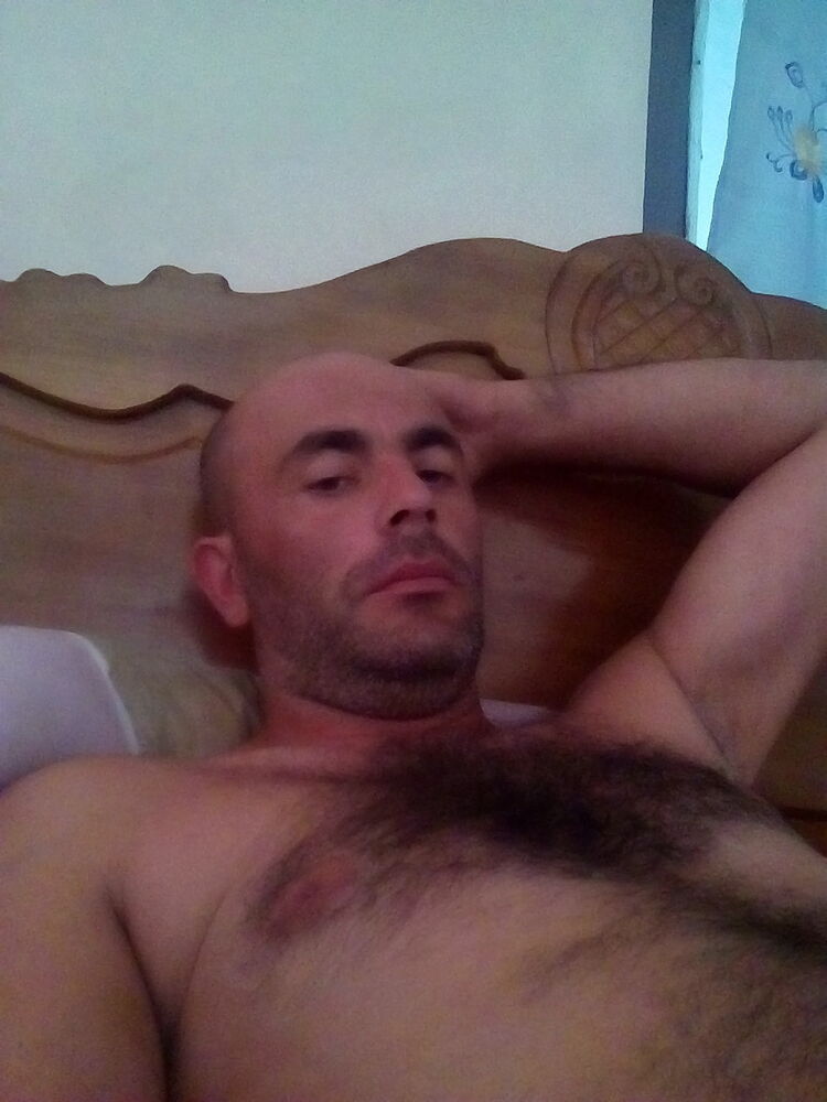  9748131  Levan, 41 ,    