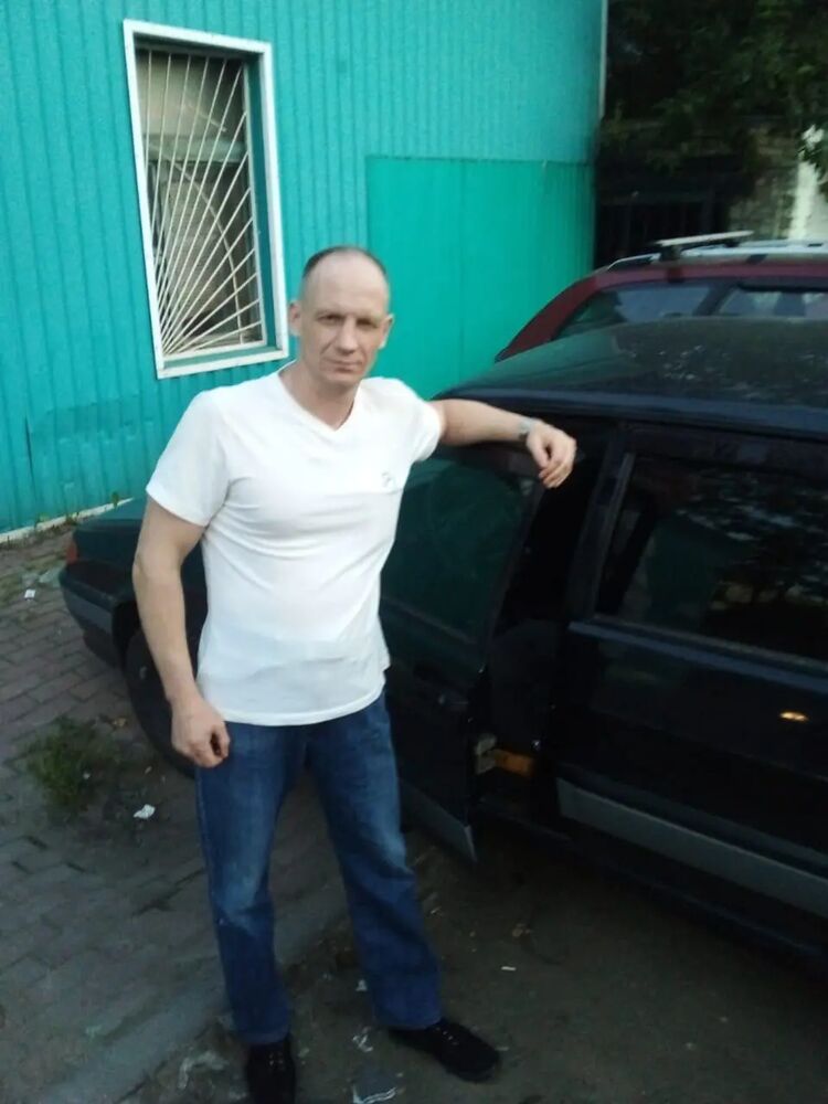  30063811  Mikhail, 47 ,    