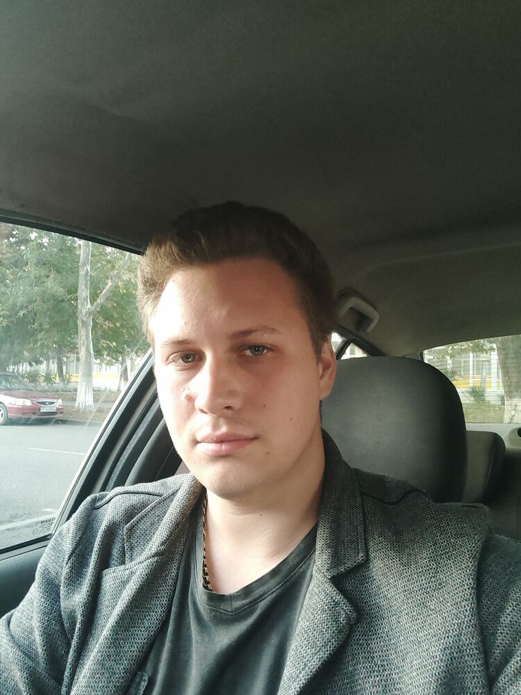  47172081  Alexander, 27 ,    