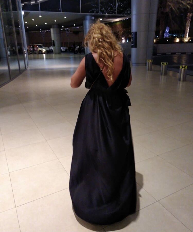  25566731  Julia, 40 ,    