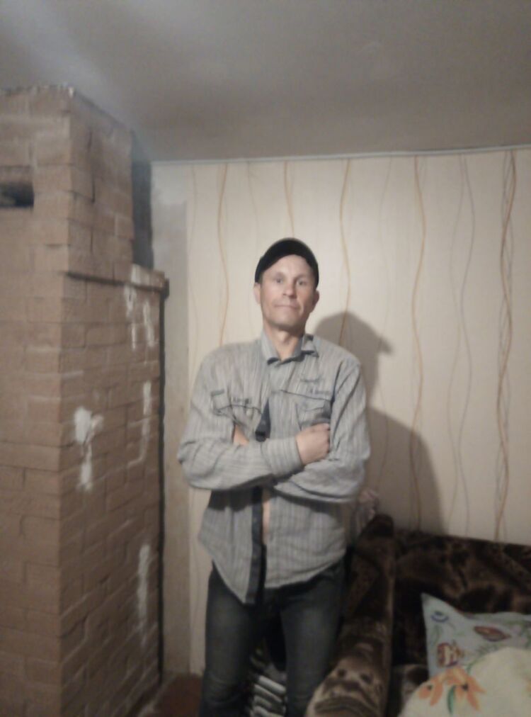  24352531  Tryp, 43 ,    