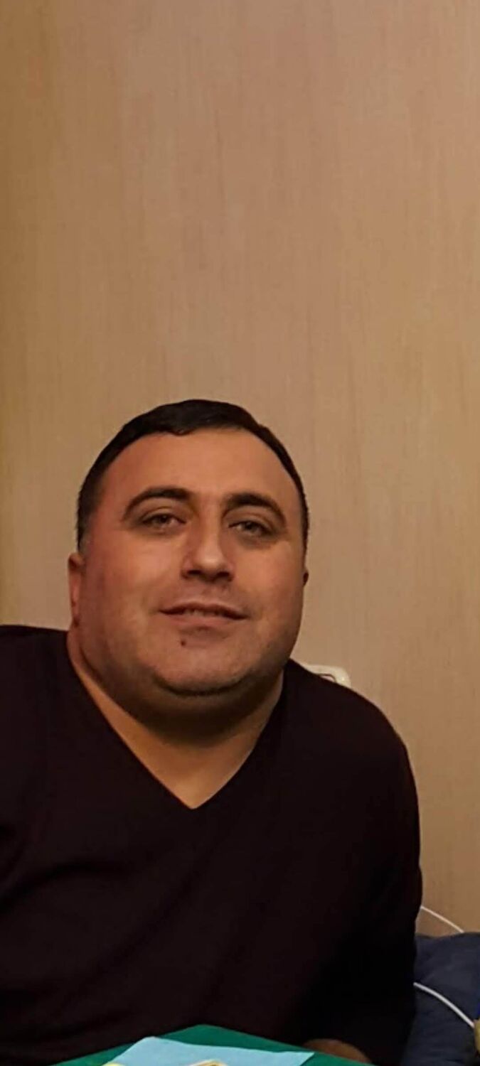  47573101  Murad, 40 ,    