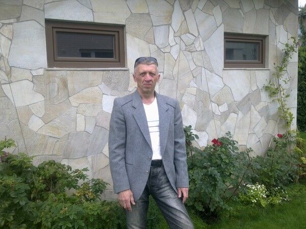  5652301  Sergei, 63 ,    