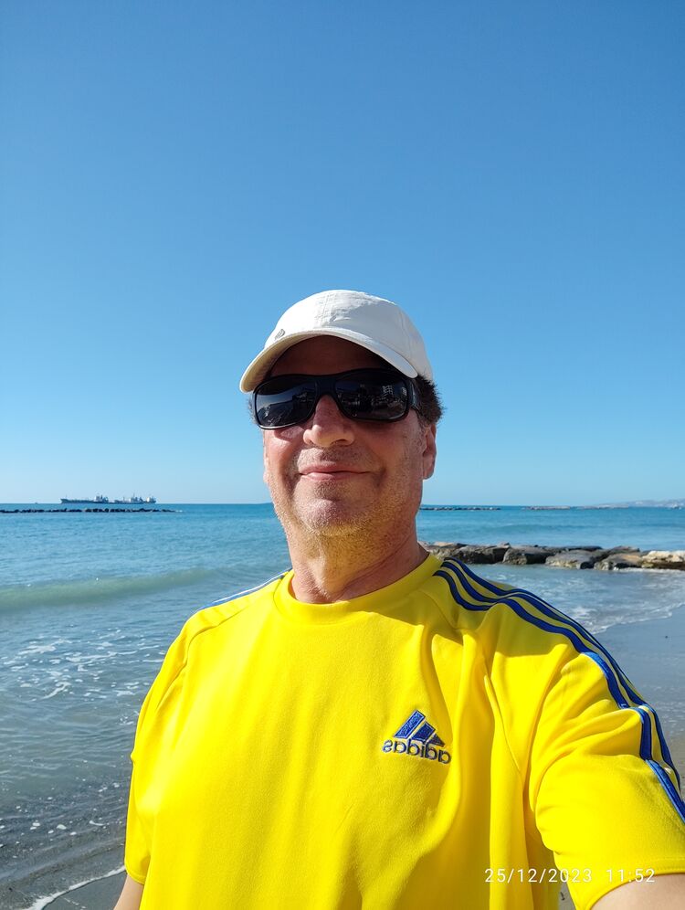  41448231  Stel, 57 ,    Limassol