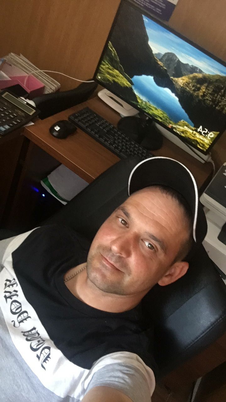 36103541  Anton, 41 ,    