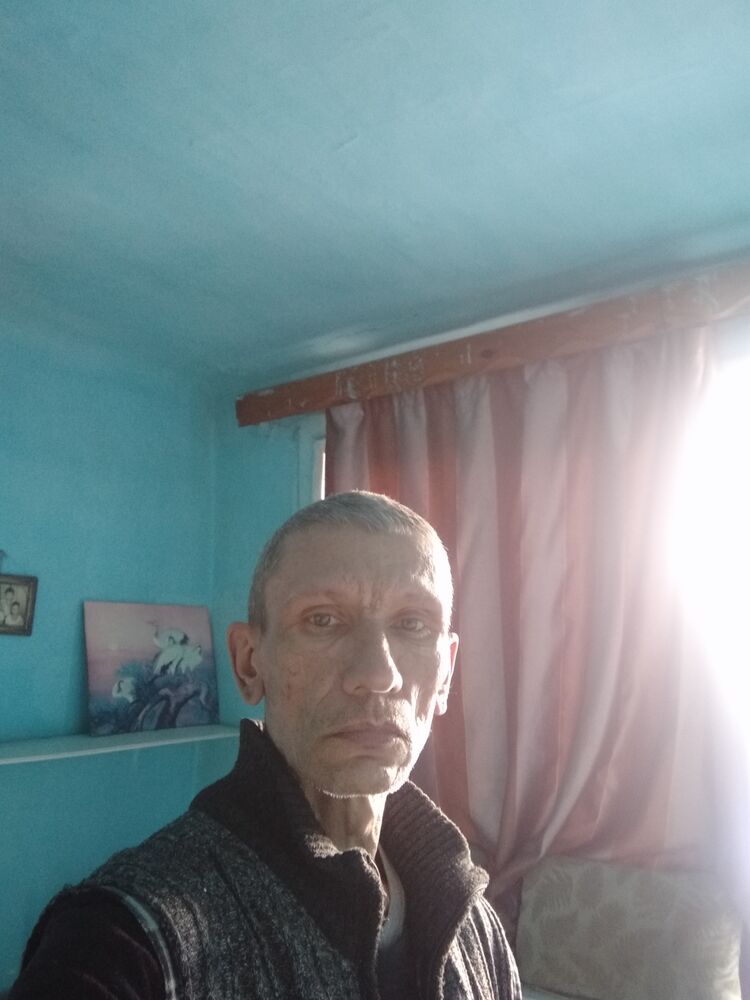  33279501  Evgeni, 51 ,    -