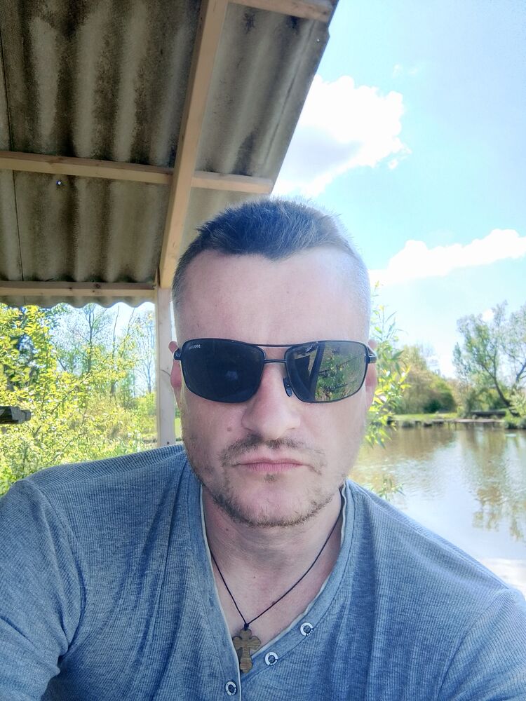  43575921  Igor Korvin, 37 ,    