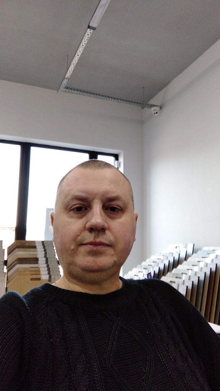  ,   Alex, 42 ,   ,   