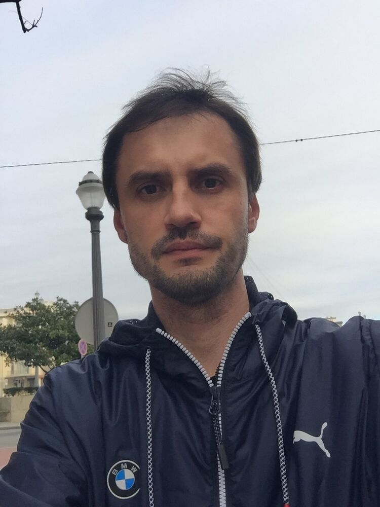  14866411  Artur, 41 ,    