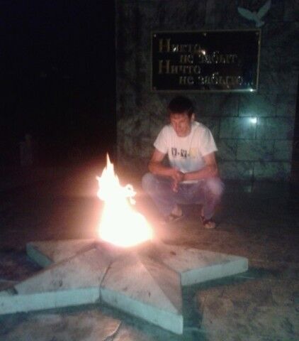  18782861  Andrej, 44 ,    