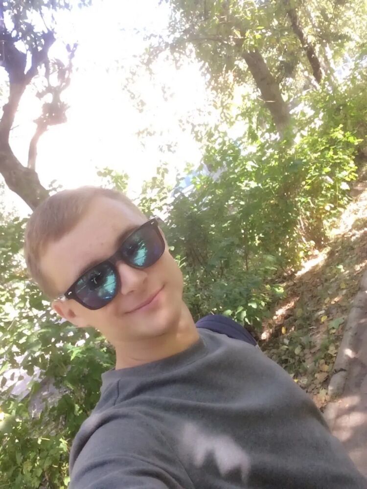  37218281  Alexey, 27 ,     