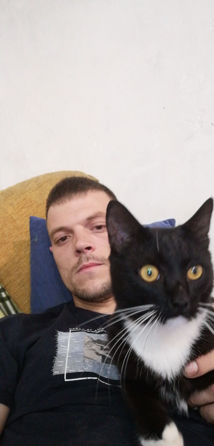  ,   Denis, 33 ,   ,   