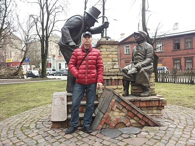 ,   Andrejs, 48 ,  