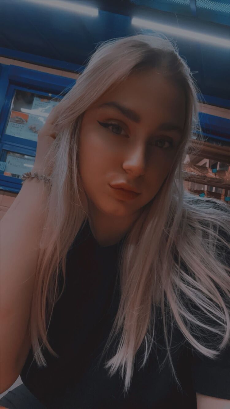  44077301  , 21 ,    