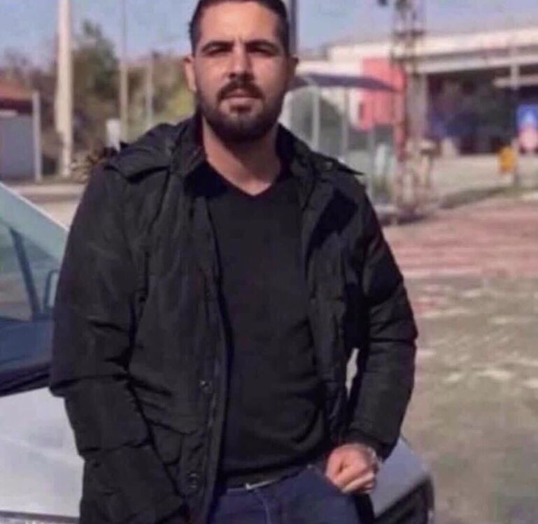  52667991  Umut, 40 ,    Cinar