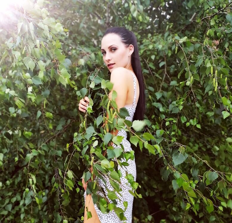  27699371  Lena, 32 ,    --