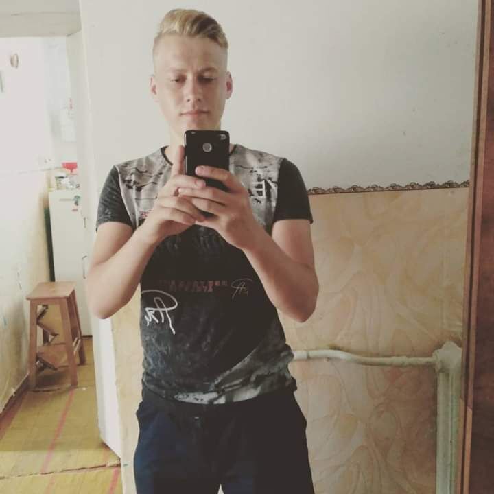 24897801  Ivan, 26 ,    