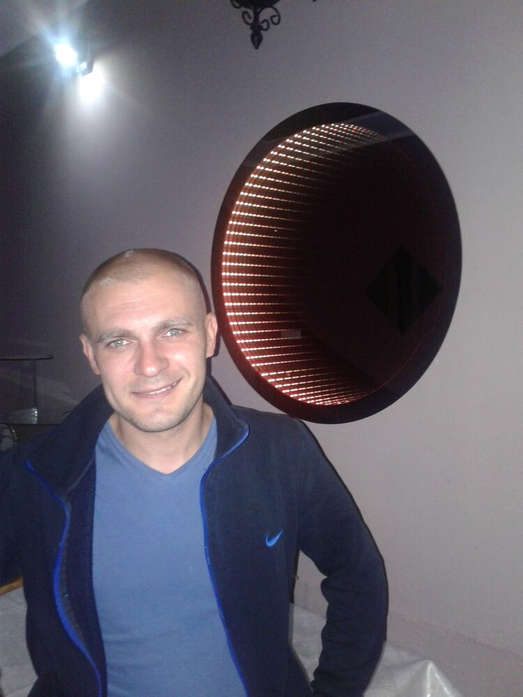  10685051  Pavel, 39 ,    