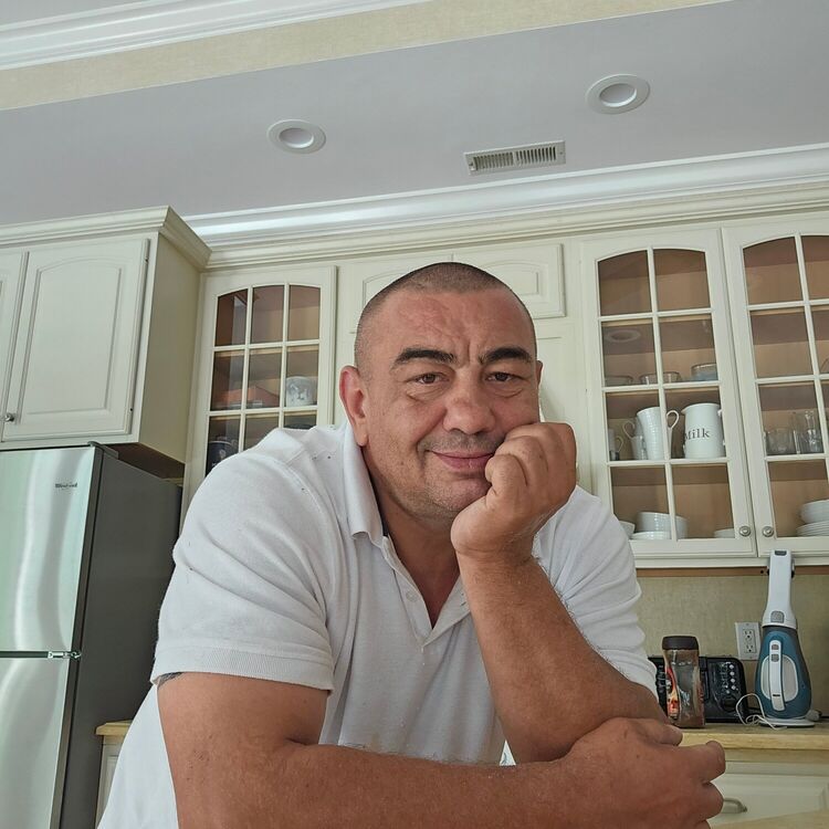  46831351  Vitaliy, 51 ,    Westport