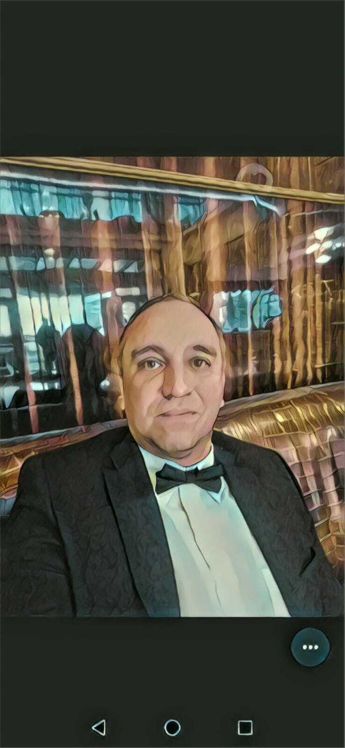 ,   Alex actor, 42 ,   ,   , c 